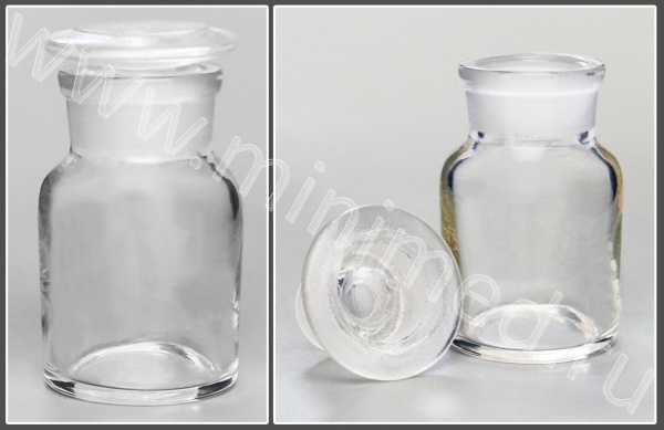 Склянки для реактивов из светлого стекла с широкой горловиной и притертой пробкой